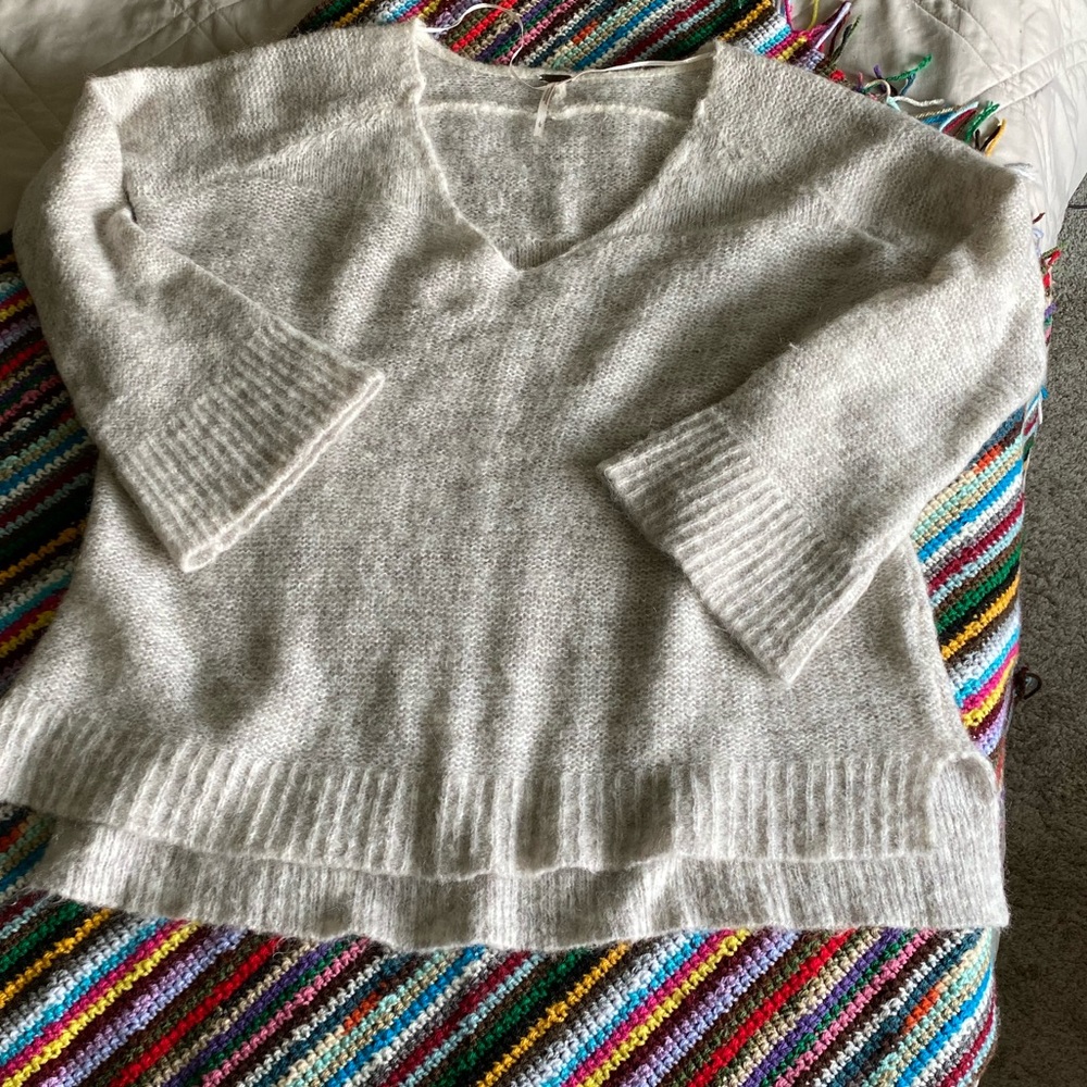 Free people cream v-neck sweater